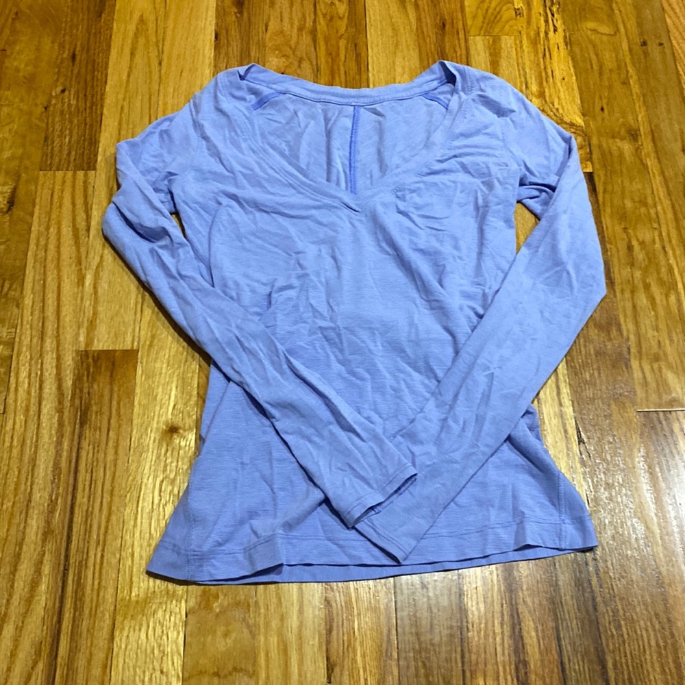 lululemon athletica Long Sleeve Tee in Light Lavender